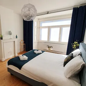 Trendy, Authentieke Woning Met Groot Terras En Tuin Ferienhaus